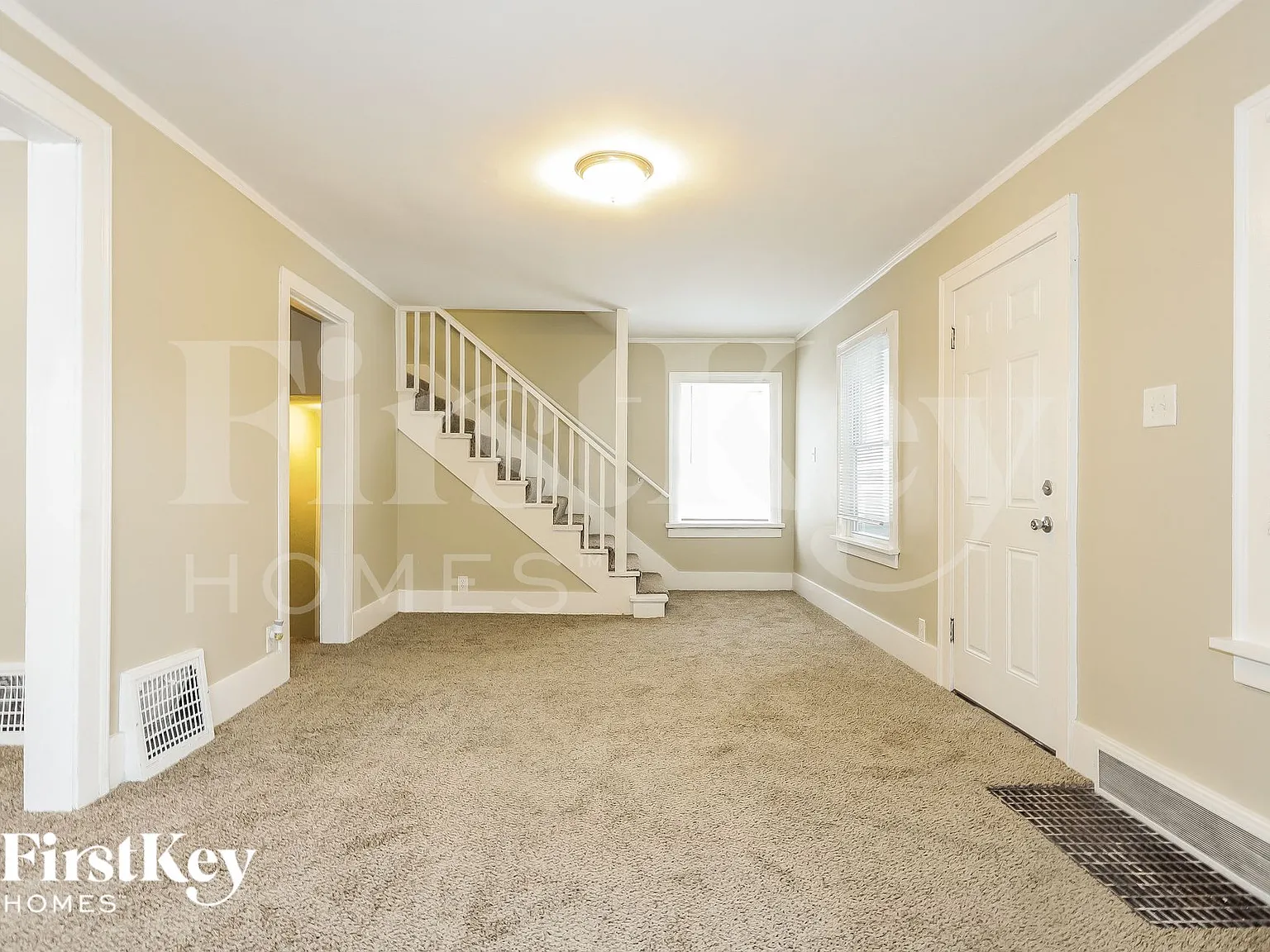 3 bed, 1.5 bath, 1089 sqft, $2,160 — Photo 3
