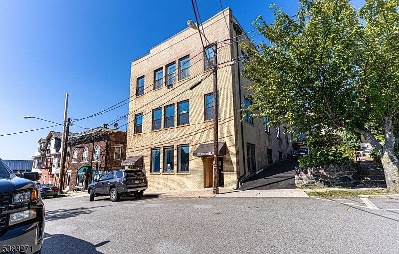 Building Photo 3