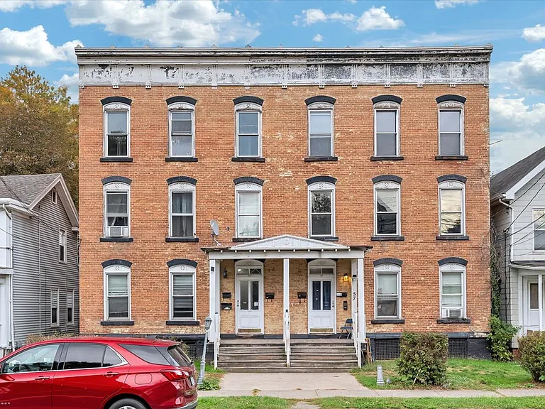 57 1/2 Saratoga Ave #1N — Photo 1