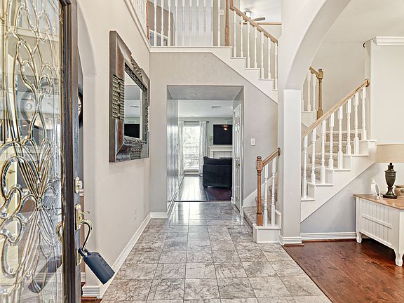 3rd image of 4602 Misty Hollow Dr
