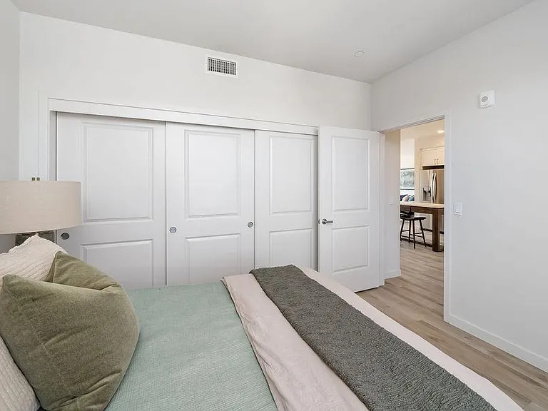 2475 Victoria Ave #305 — Photo 19