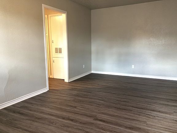 4th image of 4401 31st St