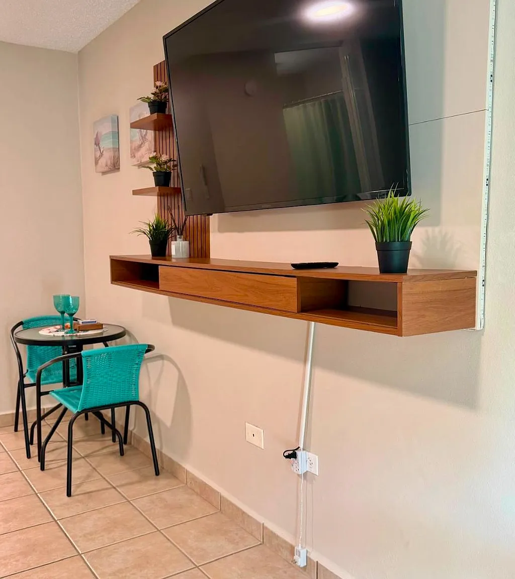 1 bed, 1.0 bath, 700 sqft, $1,200 — Photo 3