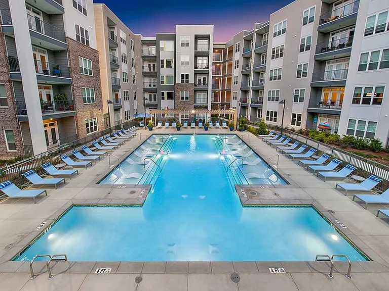 AMLI Piedmont Heights — Photo 3