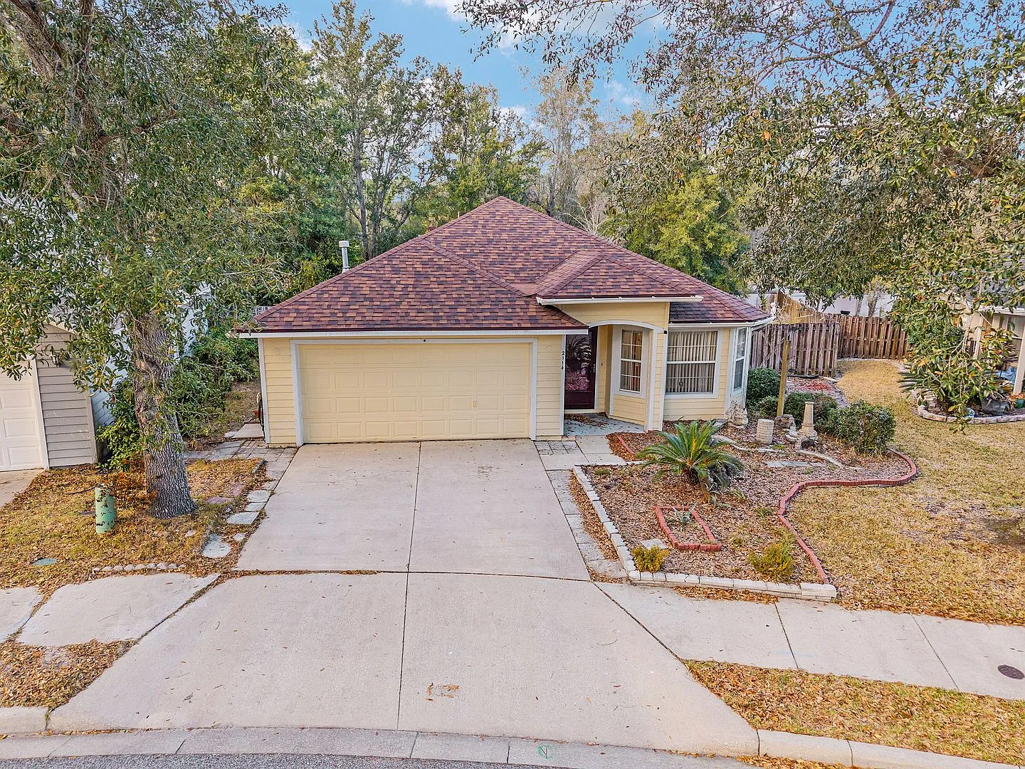 2114 NW 52nd Place — Photo 2