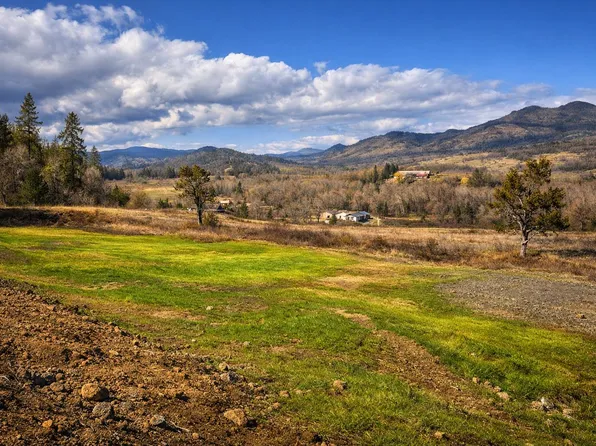 126 Butte Falls Hwy, Eagle Point, OR 97524