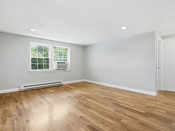 3rd image of 23 Frank St APT 6