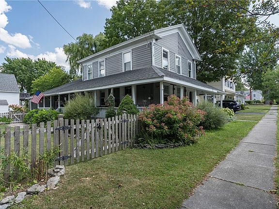 3rd image of 114 W Washington St