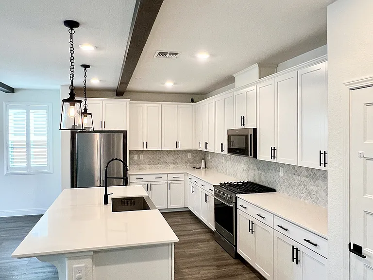 4216 Whitethorn Dr — Photo 10