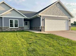 621 E Hewitt St, Forreston, IL 61030