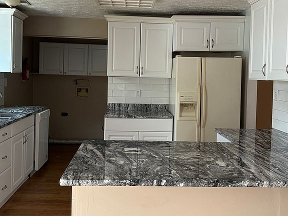 5th image of 515 Ashwood Dr