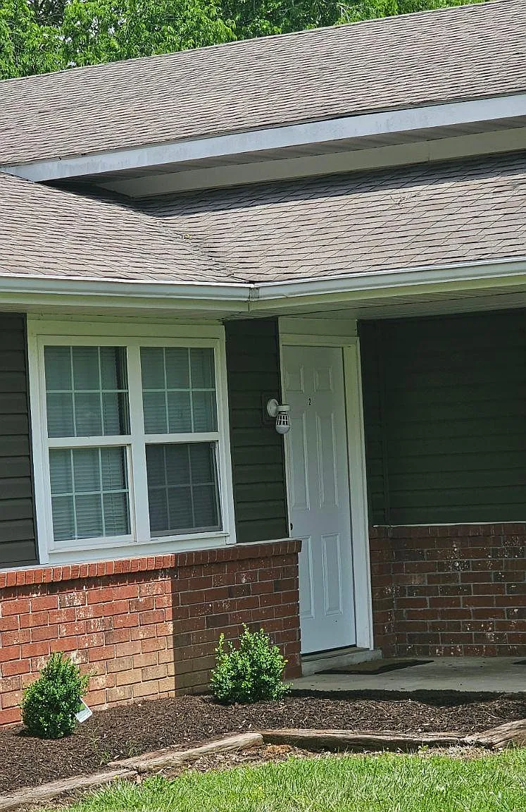 2 bed, 900 sqft, $980 — Photo 1