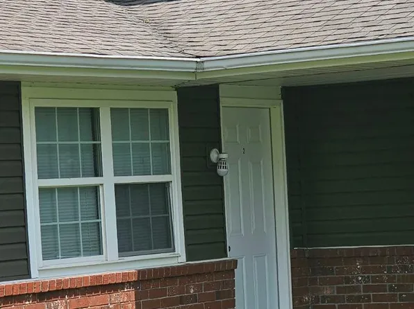 91 Village Dr APT 2, Carbondale, IL 62902