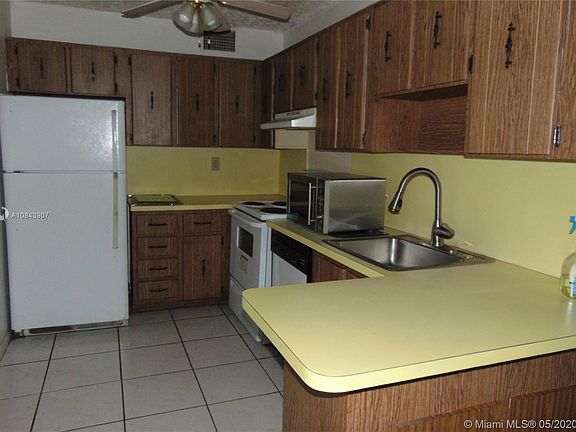 4th image of 16465 NE 22nd Ave APT 320
