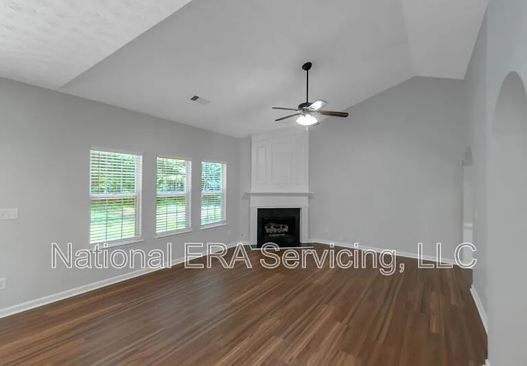 155 Greenland Dr — Photo 3