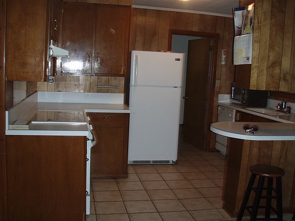kitchen with tile