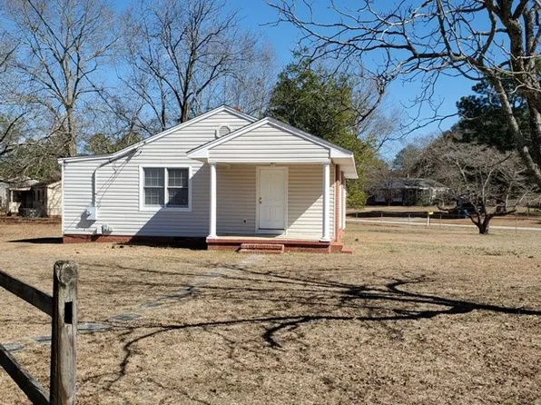 1511 Converse Ct, Fayetteville, NC 28303
