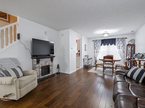 4th image of 9839 Traditions Ln
