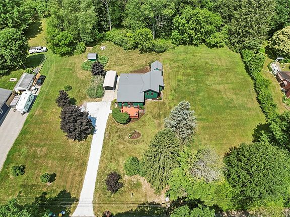 2nd image of 4725 Greenwood Dr