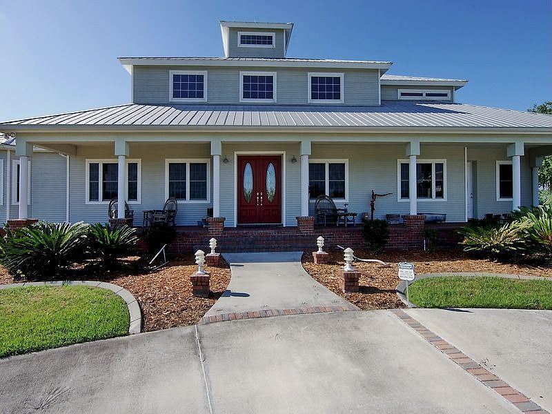 200 Acre Estate with 125 acres of Income producing Orange Grove