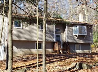 139 Cowberry Ln, Milford, PA 18337