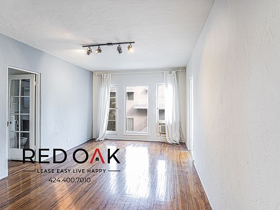 4th image of 8206 1/2 Blackburn Ave #3