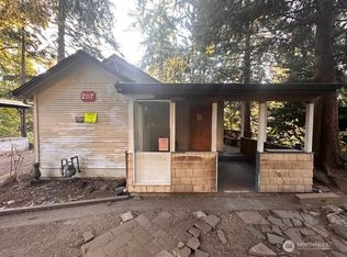 2117 E Phinney Bay Dr, Bremerton, WA 98312