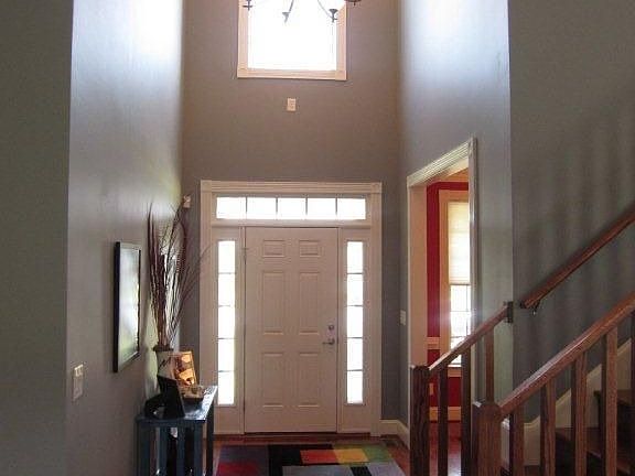 2nd image of 220 Port Royal Pl