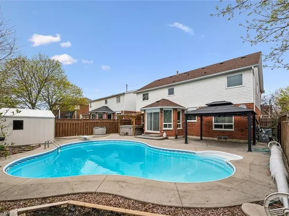 223 Glenvalley Dr, Cambridge, ON N1T 1R3