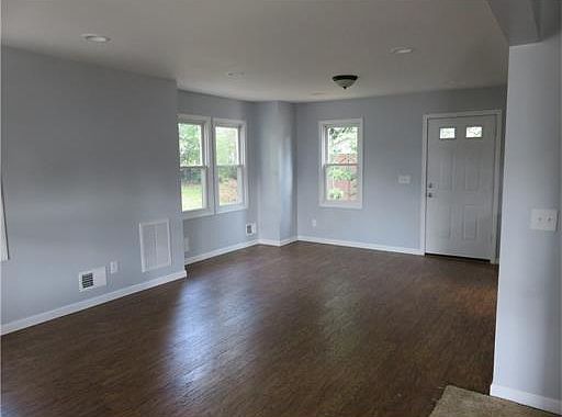 4th image of 34 Meinzer St