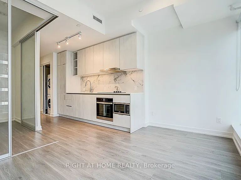8 Wellesley St W #2606 — Photo 37