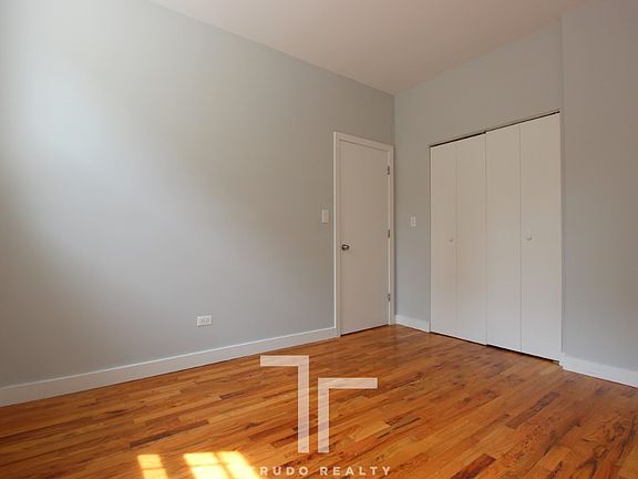5th image of 7450 N Greenview Ave #7456-1C