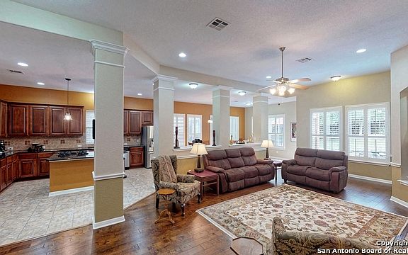 4th image of 18714 Millhollow
