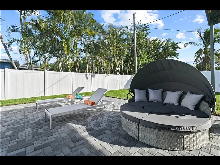5040 NE 22nd Ave — Photo 8