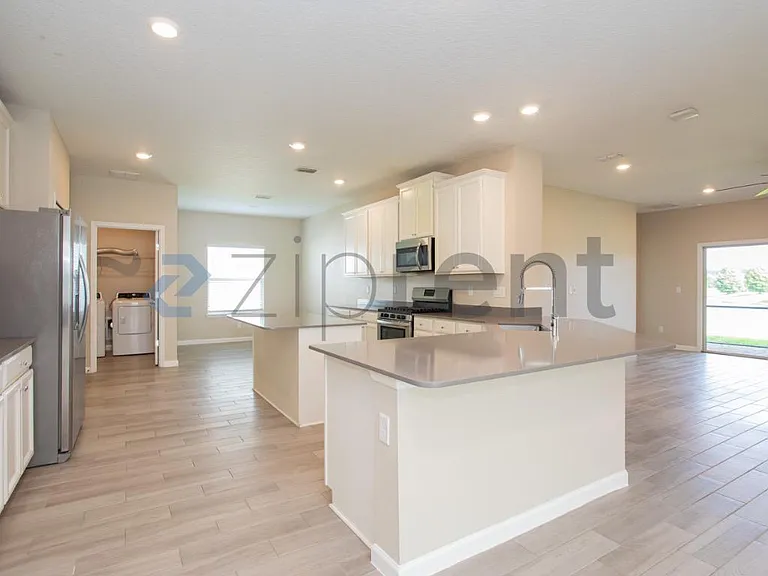 2116 Amberly Dr — Photo 10