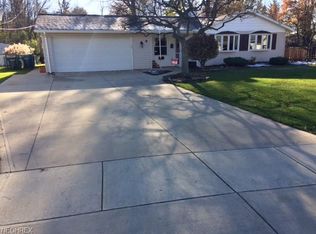 43 Whitehall Dr, Berea, OH