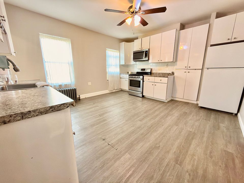 1st image of 329 S 1st St Floor 3