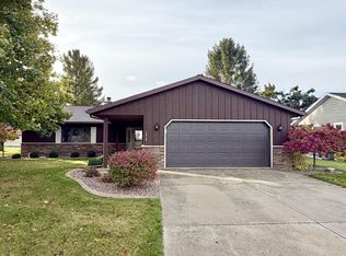 2829 44th St, Two Rivers, WI 54241