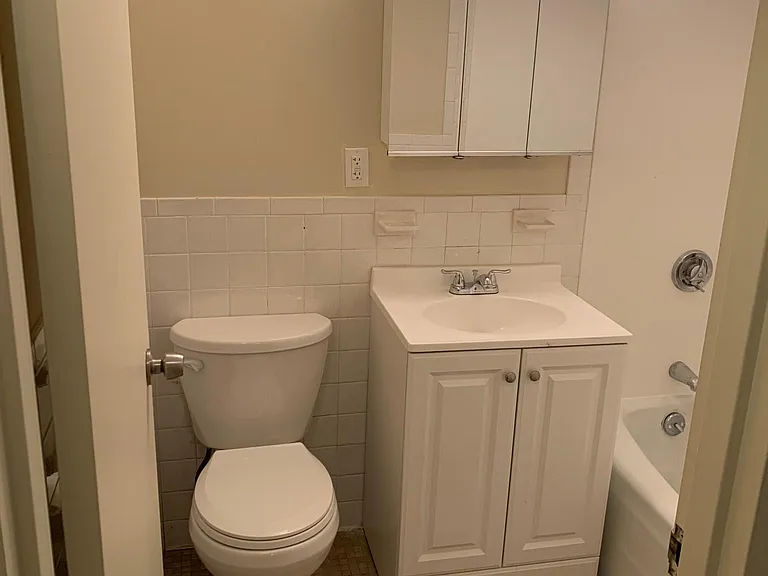 1025 Hancock St #6D — Photo 11
