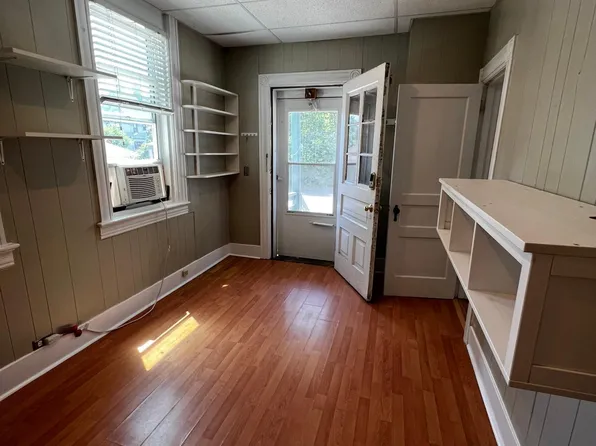 209 E Broadway St APT 4, Winona, MN 55987