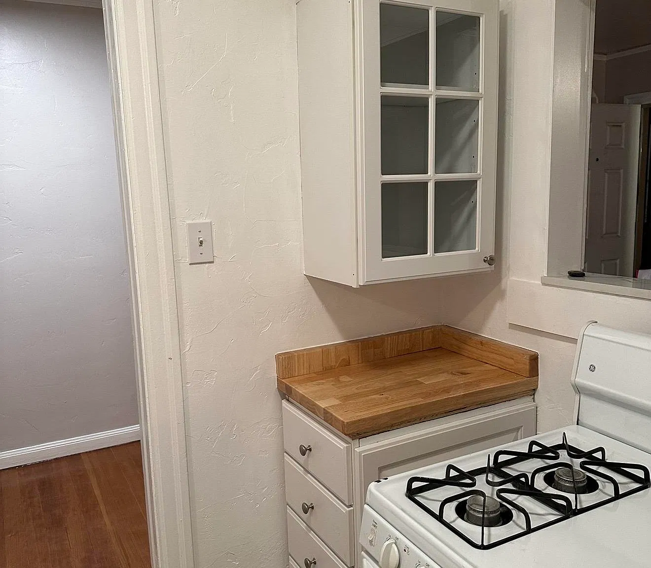 2 bed, 800 sqft, $1,900 — Photo 4