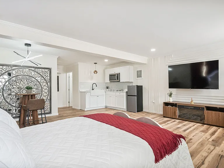 1222 E Vaile Ave #1 — Photo 2