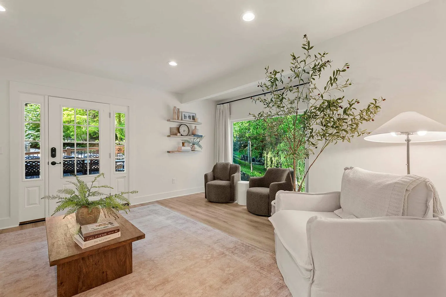 3 bed, 3.0 bath, 1991 sqft, $6,752 — Photo 4