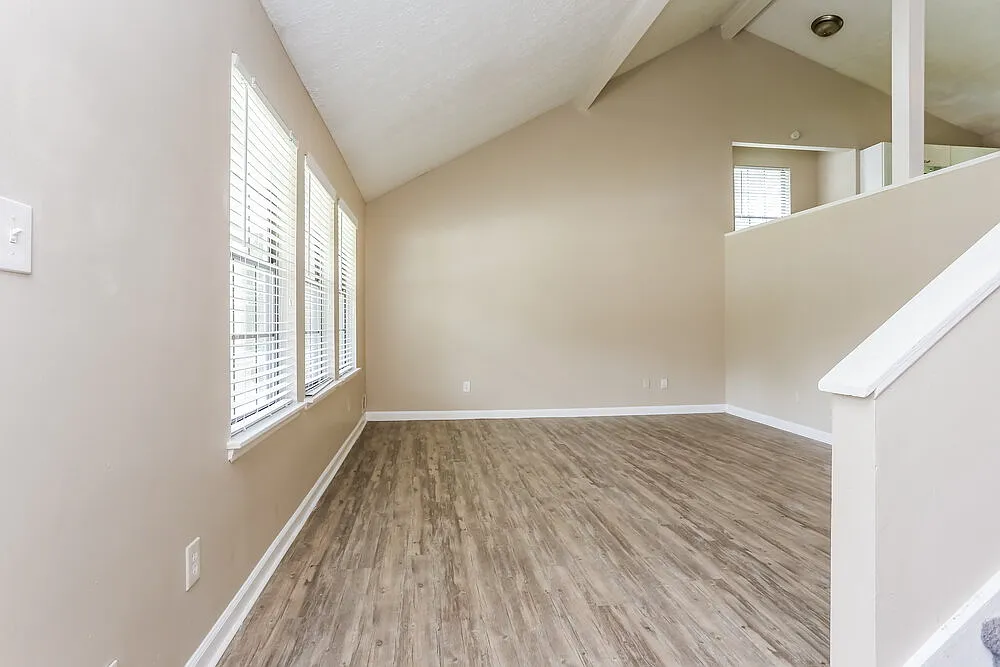 4 bed, 3.5 bath, 1784 sqft, $2,005 — Photo 2