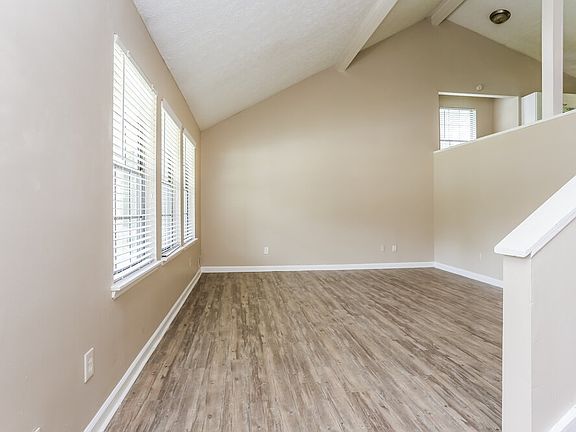 2nd image of 900 Turtle Bend Ln