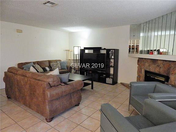 3rd image of 929 Falconhead Ln Unit 101