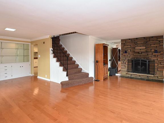 4th image of 7200 West Locust STREET