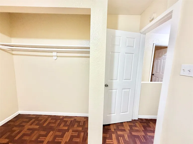 6257 Manor Rd #B — Photo 34