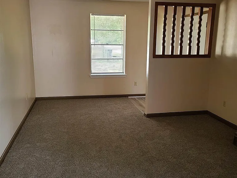 7924 Deborah Dr — Photo 2