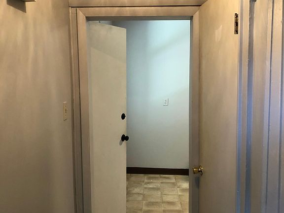 2nd image of 2505 Court St #1/2